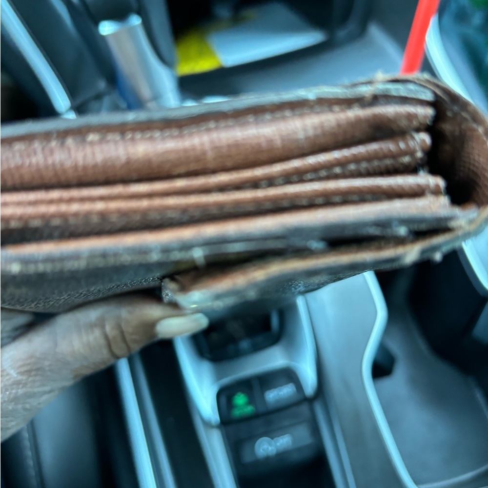 Authentic Lv wallet long - Picture 3 of 16